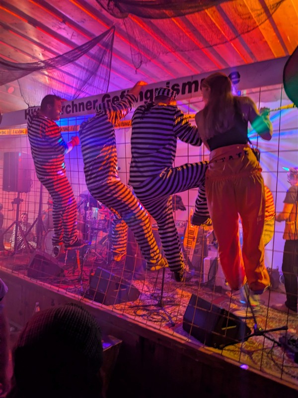 Musikgruppe Söör beim Weiber- und Dirndlkranzl im Trachtenheim