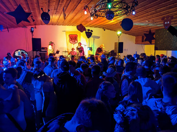 Rosenmontagstanz im Trachtenheim