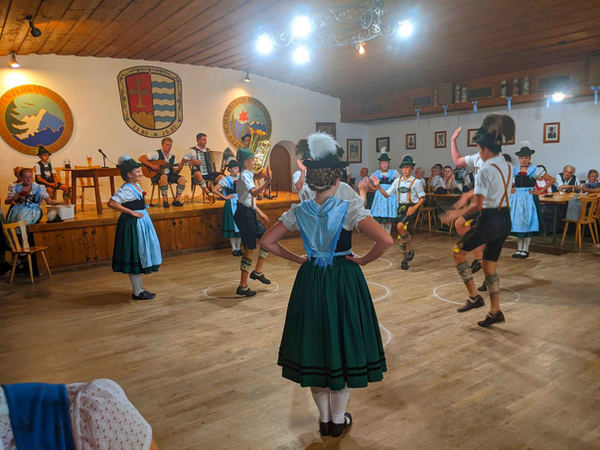 Volkstanz im Trachtenheim