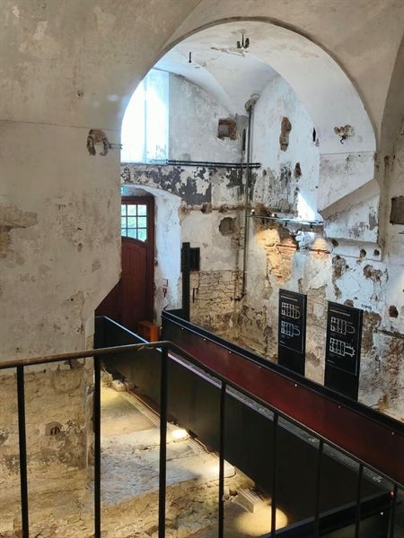 Einblick in die Ausgrabungen unter dem Stift